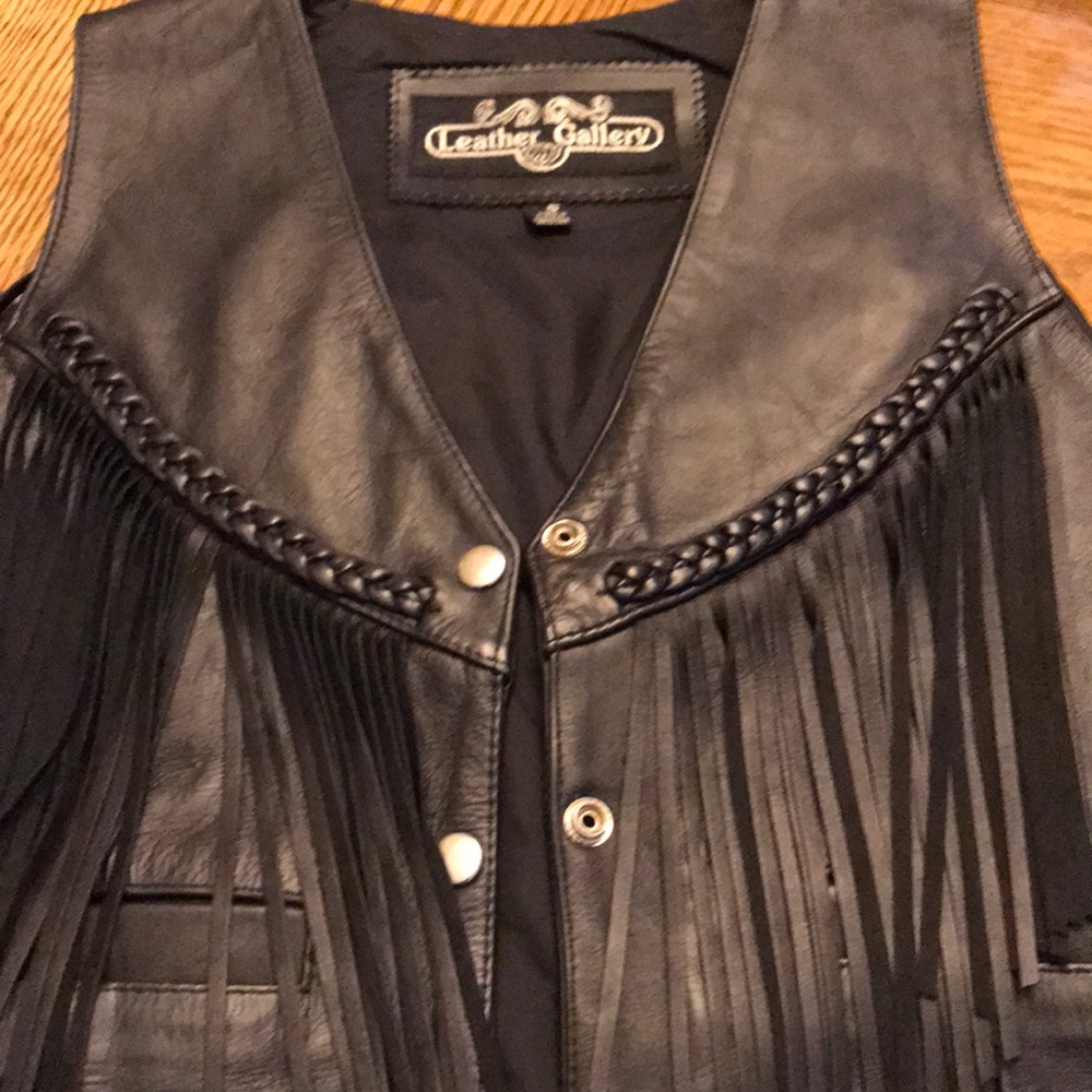Women’s black leather vest perfect condition!